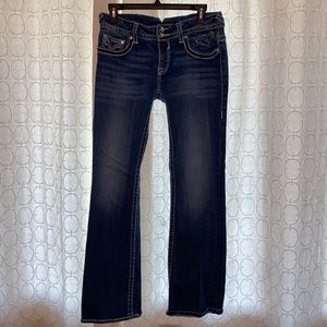 Vigoss low cut wide leg jeans.